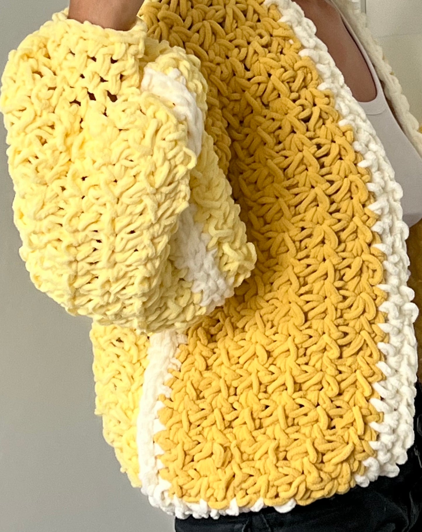 LEMON CROCHET CARDI