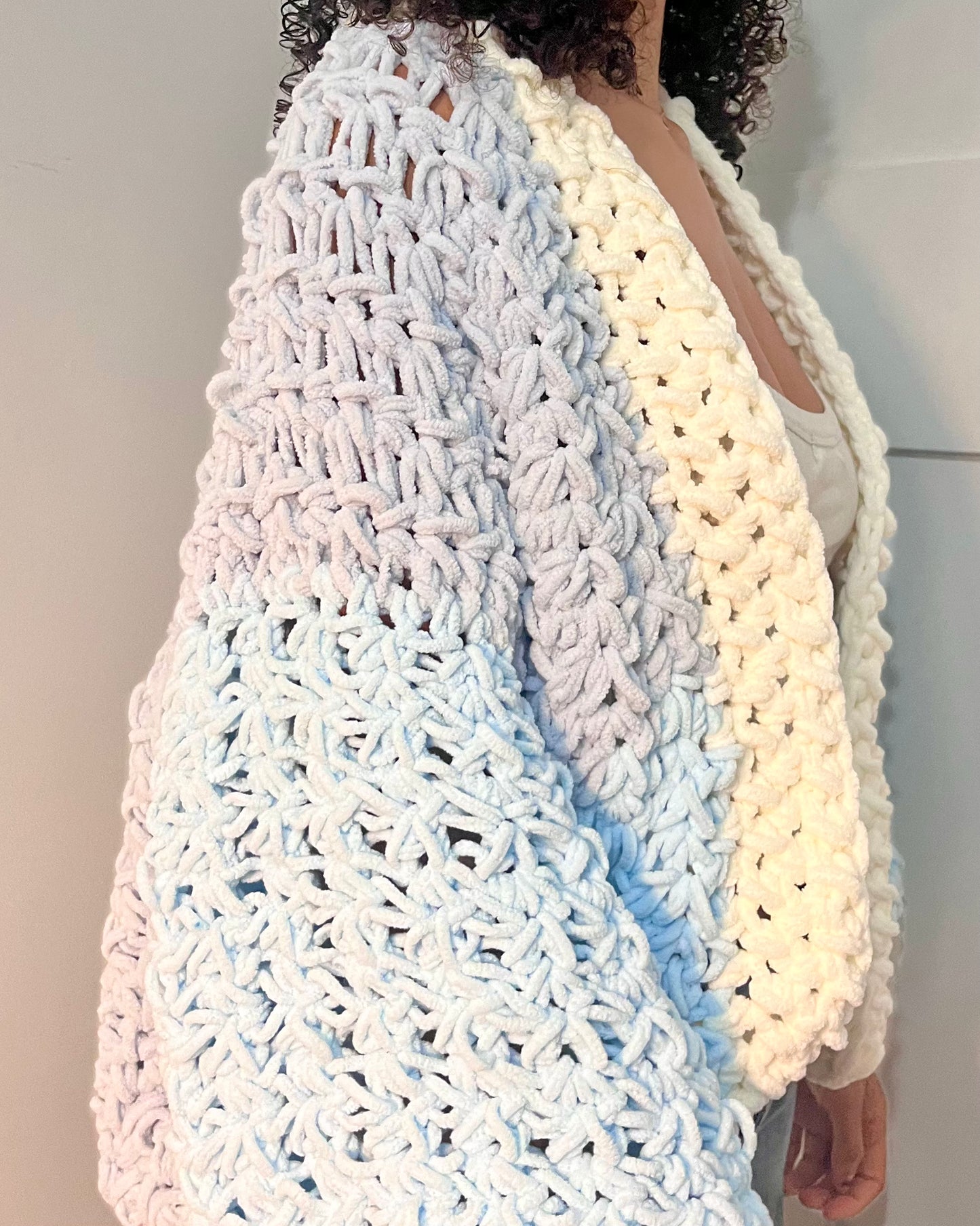 BUBBLEGUM CROCHET CARDI